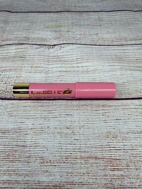 Belle Beauty KissaBELLE BUFF PINK Lip Crayon .095 oz. ~ NEW!